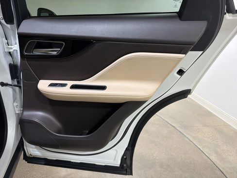 Used 2020 Jaguar F-PACE Prestige image 26