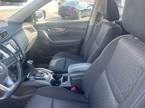 Certified 2019 Nissan Rogue SV w/ Premium Package image 10