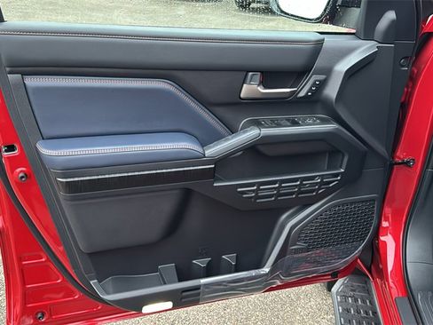 New 2025 Toyota 4Runner Platinum image 13