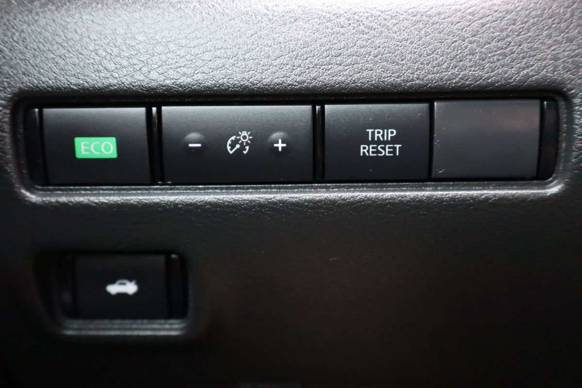 Used 2022 Nissan Sentra SV FWD image 28