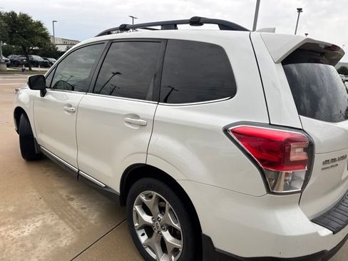 Used 2017 Subaru Forester 2.5i Touring AWD/4WD image 4