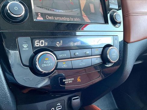 Used 2019 Nissan Rogue SL w/ Premium Package AWD/4WD image 14