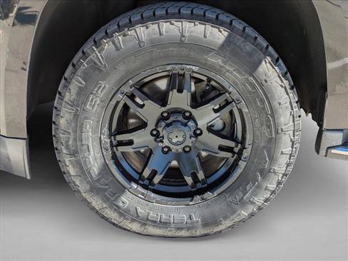 Used 2017 GMC Yukon SLT AWD/4WD image 23