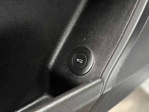 Used 2016 Cadillac XTS Luxury FWD image 28