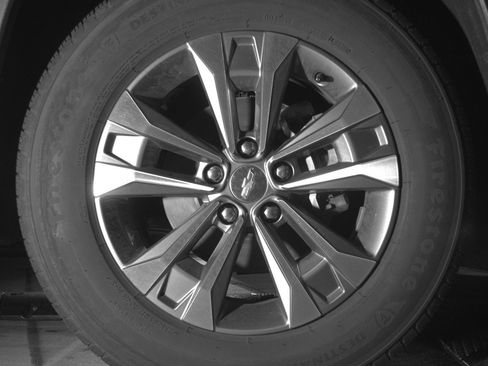 Used 2025 Chevrolet Equinox LT FWD image 13