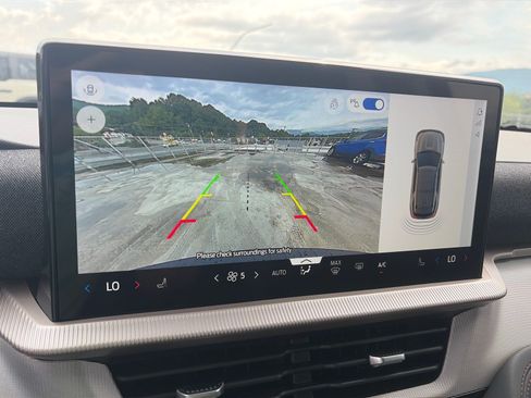 New 2026 Ford Explorer Active AWD/4WD image 9