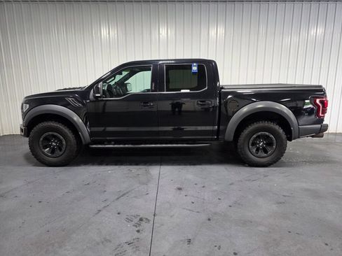 Used 2017 Ford F150 Raptor w/ Equipment Group 802A Luxury AWD/4WD image 4