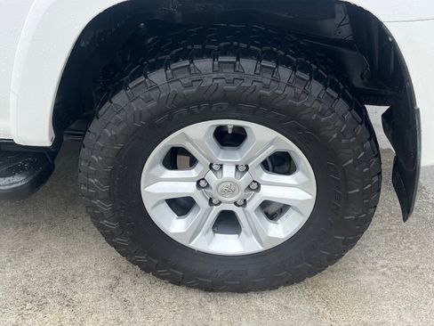 Used 2018 Toyota 4Runner SR5 Premium AWD/4WD image 21