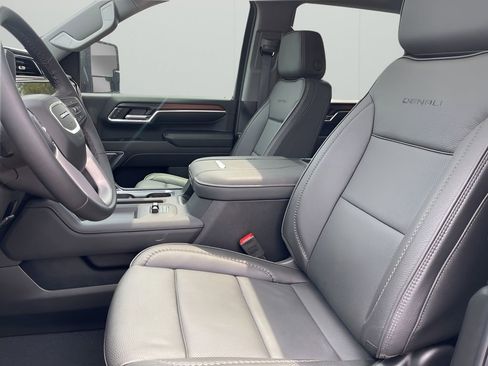 New 2025 GMC Sierra 2500 Denali w/ Denali Reserve Package image 26