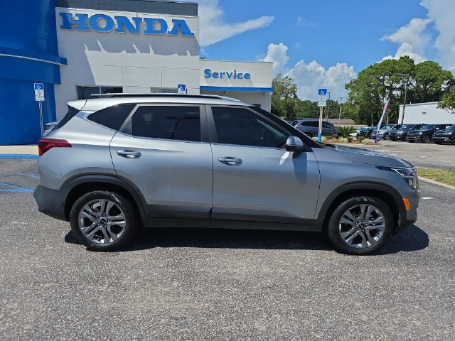 Used 2023 Kia Seltos S FWD image 3