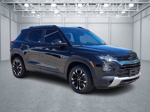 Used 2022 Chevrolet TrailBlazer LT w/ Driver Confidence Package FWD image 4