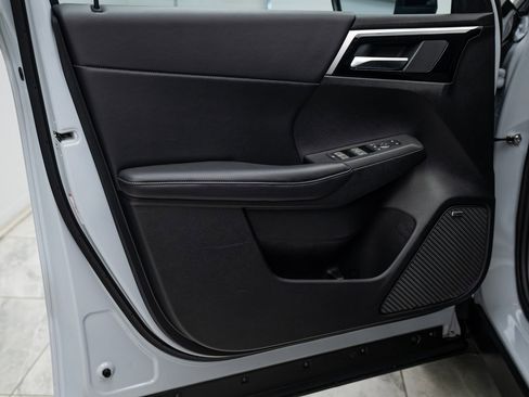 Used 2025 Mitsubishi Outlander Trail Edition image 22