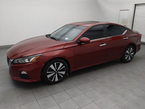 Used 2021 Nissan Altima 2.5 SV w/ SV Premium Package FWD image 2