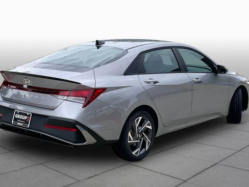 Used 2025 Hyundai Elantra Sport w/ Cargo Package FWD image 13