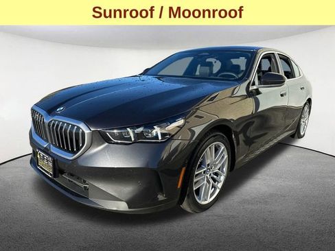 Used 2025 BMW 530i xDrive AWD/4WD image 4