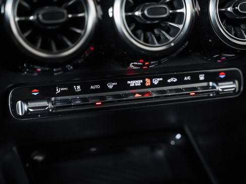 Certified 2023 Mercedes-Benz EQB 300 4MATIC image 20