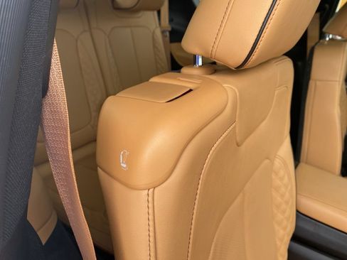 Used 2024 Jeep Grand Cherokee L Summit w/ High Altitude Package AWD/4WD image 15