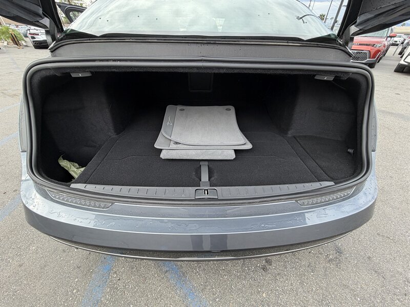 Used 2025 Lucid Air Touring AWD/4WD image 13