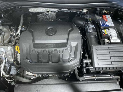 Used 2018 Volkswagen Tiguan SE AWD/4WD image 9
