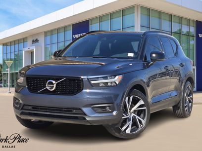 Used 2022 Volvo XC40 T5 R-Design w/ Advanced Package
