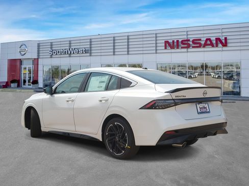 New 2027 Nissan Sentra SR w/ Floor Mat Package FWD image 7