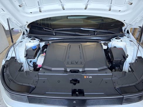 Used 2025 Hyundai Ioniq 5 Limited image 43