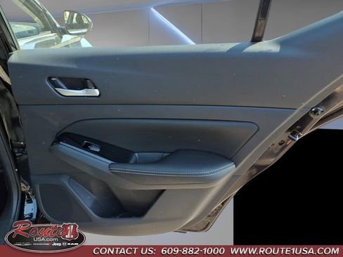 Used 2025 Nissan Altima 2.5 SL FWD image 14