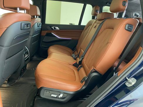 Used 2022 BMW X7 M50i w/ Dynamic Handling Package image 13