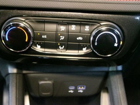 Used 2025 Chevrolet TrailBlazer RS AWD/4WD image 26