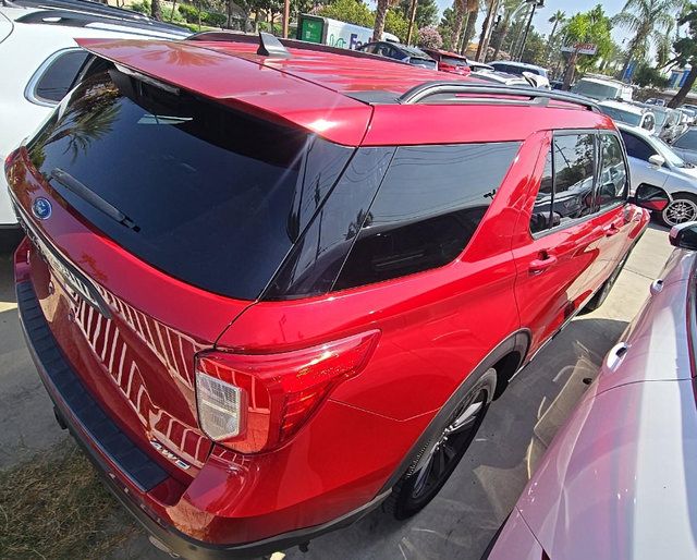 Used 2022 Ford Explorer XLT w/ Equipment Group 202A AWD/4WD image 4