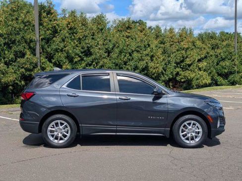 Used 2022 Chevrolet Equinox LT AWD/4WD image 2