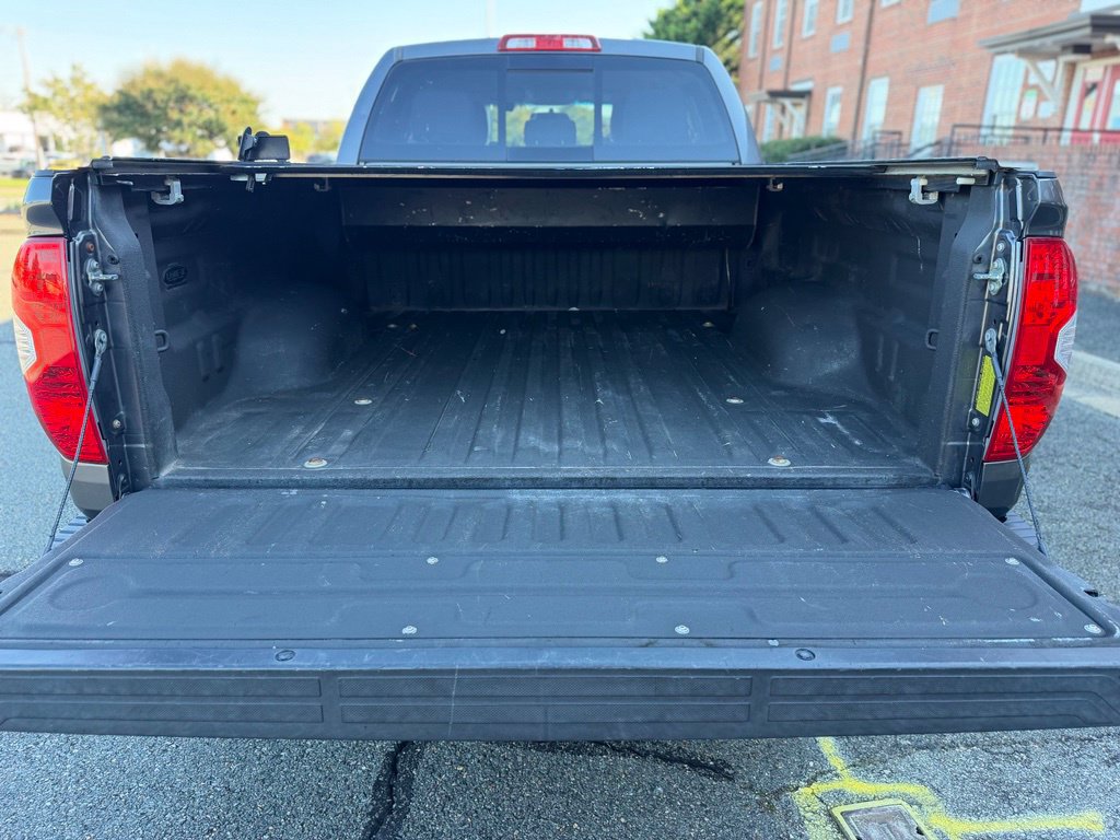Used 2016 Toyota Tundra SR5 w/ Tow Package RWD image 29