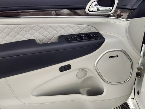 Used 2021 Jeep Grand Cherokee Summit image 16