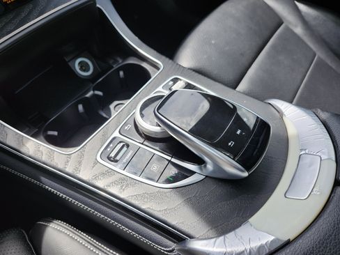 Used 2018 Mercedes-Benz GLC 300 4MATIC w/ Multimedia Package image 9