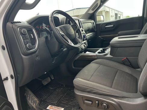 Used 2022 Chevrolet Silverado 1500 LT Trail Boss w/ Bed Protection Package image 9