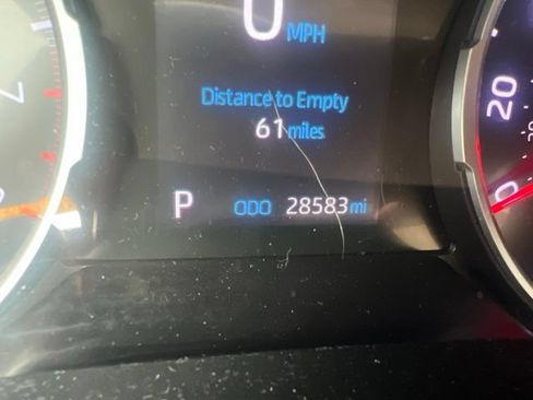 Used 2021 Toyota RAV4 LE FWD image 5