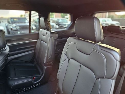 New 2026 Jeep Grand Cherokee L Limited image 22