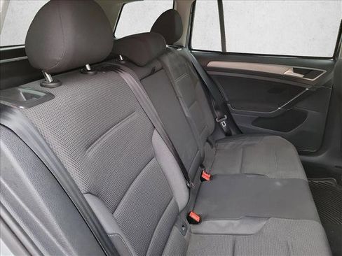 Used 2017 Volkswagen Golf SportWagen FWD image 16
