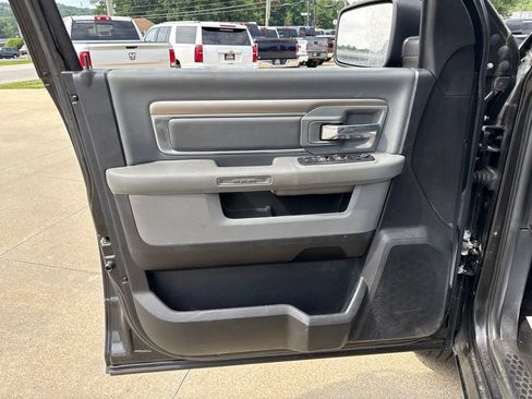 Used 2017 RAM 1500 Classic SLT AWD/4WD image 21