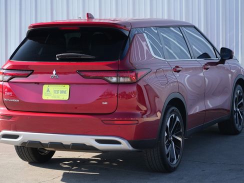 Used 2022 Mitsubishi Outlander SE image 48