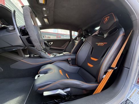 Used 2021 Lamborghini Huracan EVO image 56