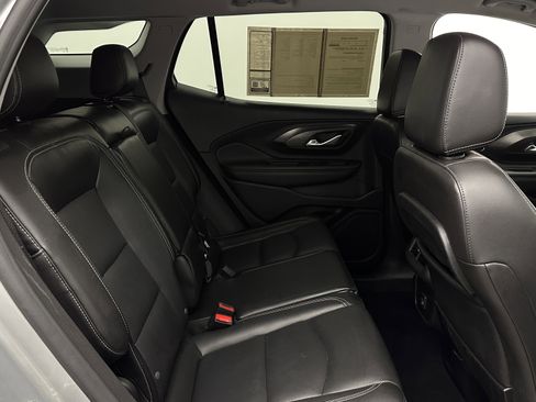 Used 2022 GMC Terrain SLT image 31