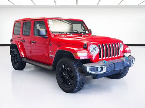 Used 2022 Jeep Wrangler Unlimited Sahara image 3