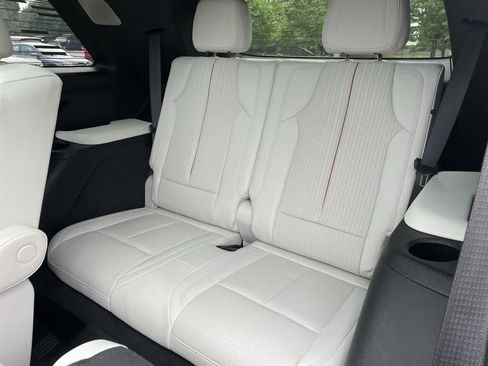 Used 2026 Cadillac Vistiq Sport w/ LPO, Floor Liner Package AWD/4WD image 19