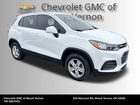 Used 2022 Chevrolet Trax LS w/ Tint and Cruise Package image 8