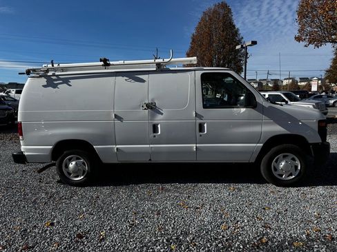 Used 2014 Ford E-150 and Econoline 150 w/ Commercial Cargo Van Package image 3