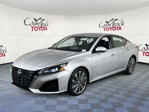 Used 2023 Nissan Altima 2.5 SL image 2