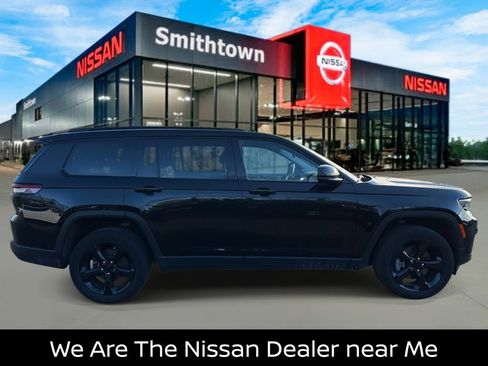 Used 2023 Jeep Grand Cherokee L Limited w/ Luxury Tech Group II image 6