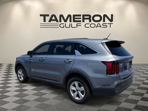 Used 2023 Kia Sorento LX AWD/4WD image 5