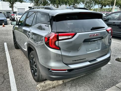 Used 2024 GMC Terrain SLE w/ Driver Convenience Package FWD image 6